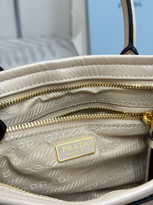 Pra Bonnie Bag 24cm Khaki Leather 293961