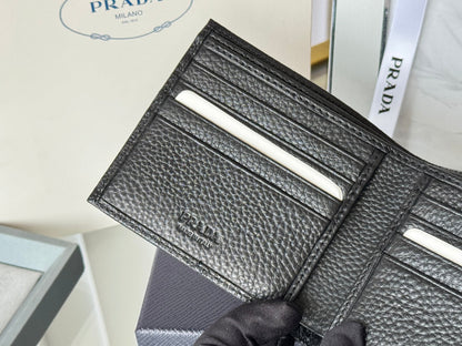 Pra 2M0513 Logo-Stamp Wallet 11cm Black lychee-grained cowhide