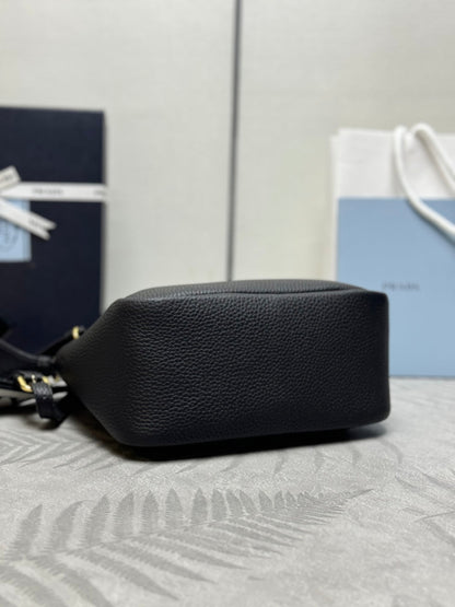 Prada Small Bag 23cm Black Grain Leather GHW