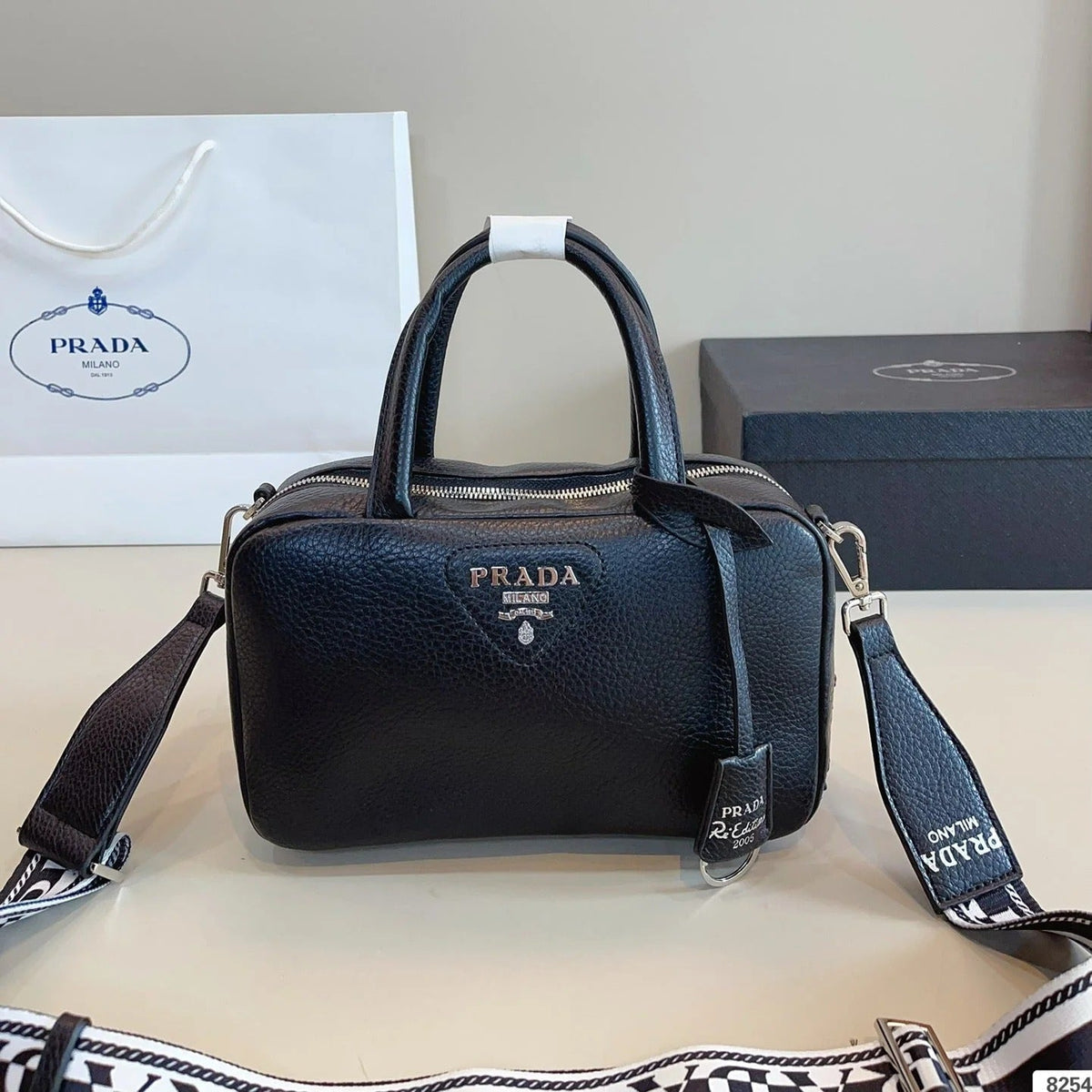 CLASSIC BOSTON BAG 25 IN BLACK GRAINED CALFSKIN