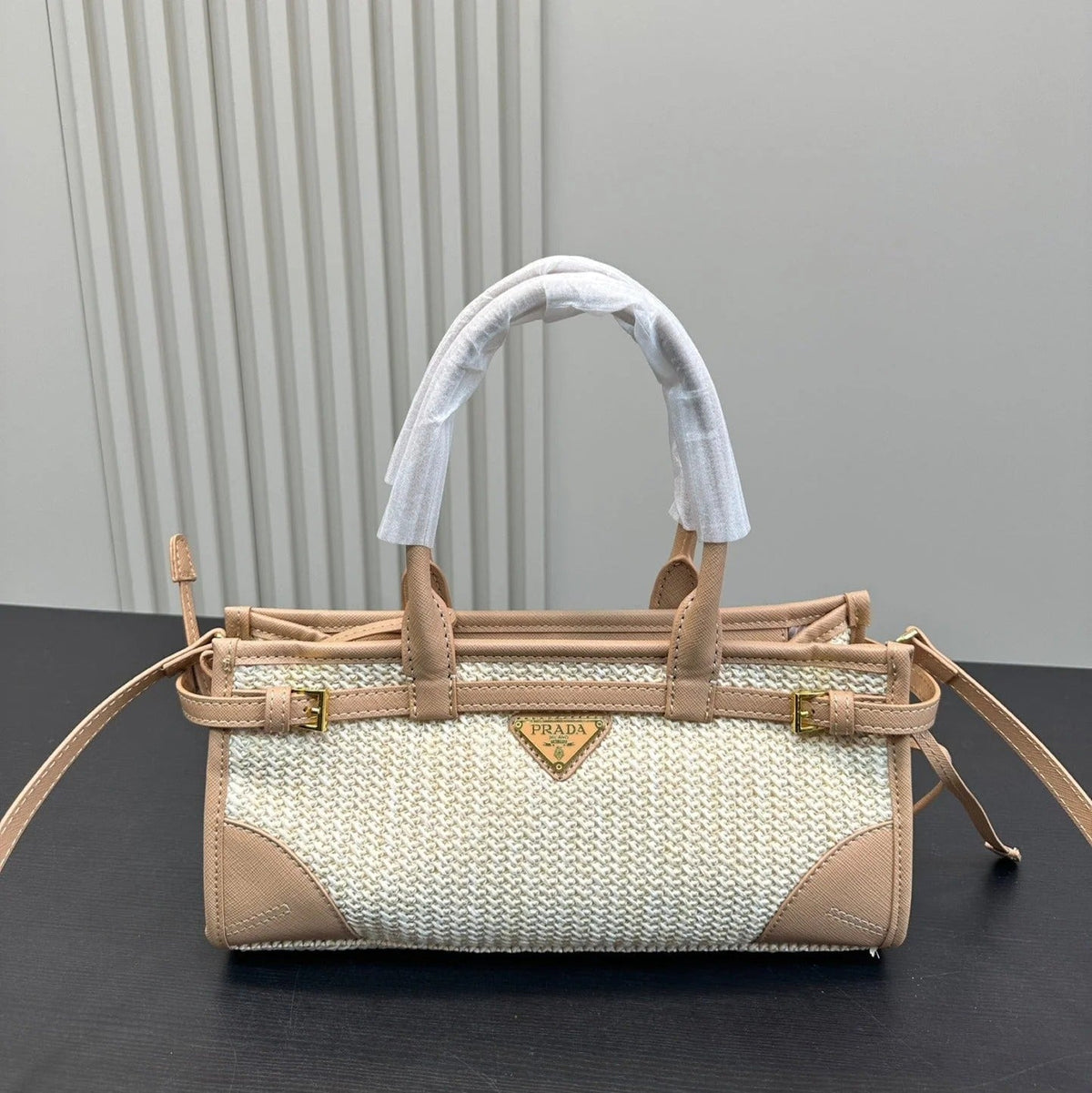 BONNIE SOFT LUX HANDBAG 32 IN BEIGE WOVEN RAFFIA WITH TAN CALFSKIN